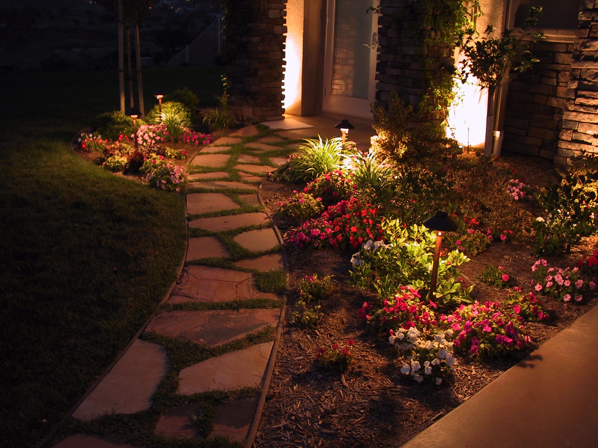 5 Landscape Lighting Ideas For Vegetable Gardens Install It Direct