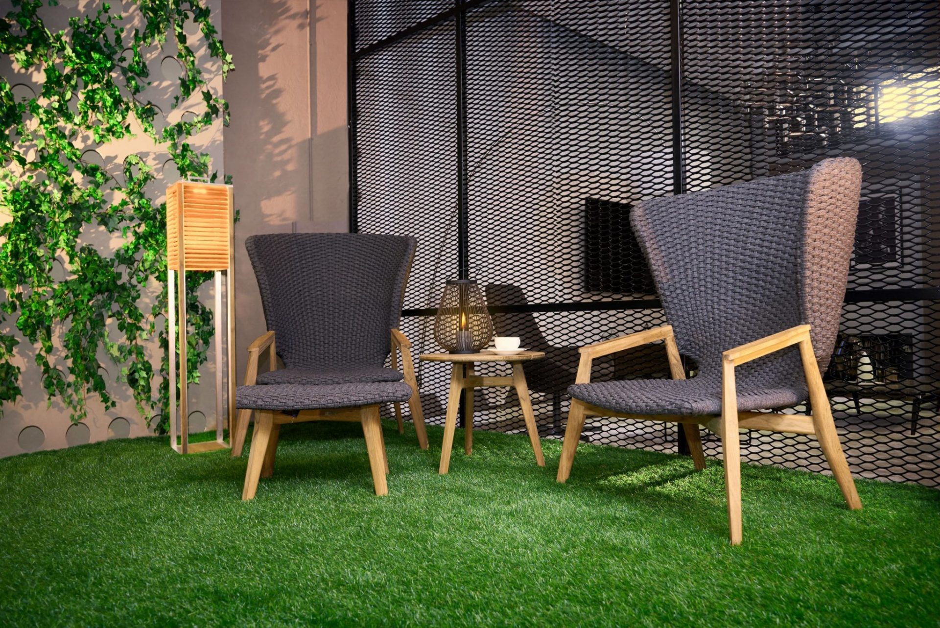 does-artificial-grass-feel-like-real-grass-install-it-direct