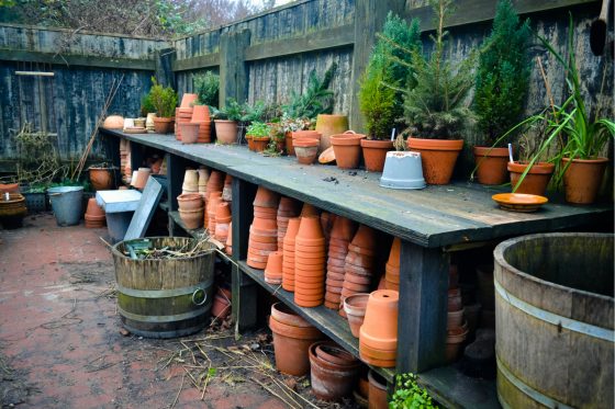 How to Set Up the Perfect Potting Bench for Backyard Gardening (Guide